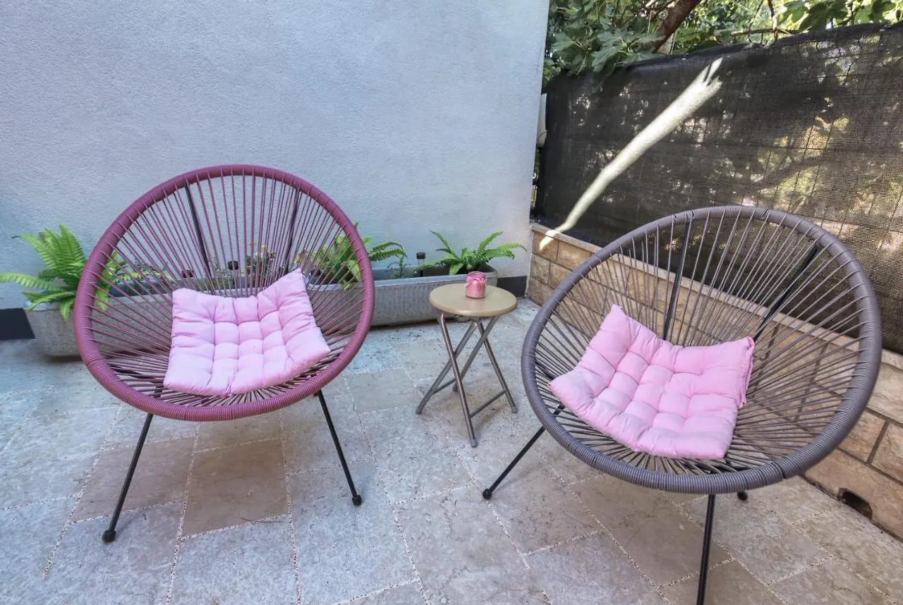 Orhideja Apartment With Private Backyard Premantura Chorvatsko